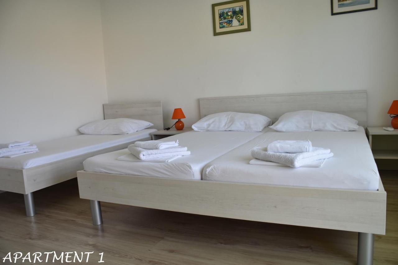 Apartments Luka 特罗吉尔 外观 照片