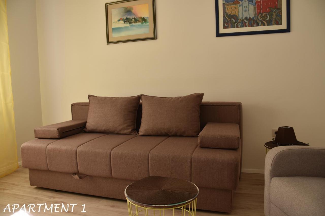 Apartments Luka 特罗吉尔 外观 照片